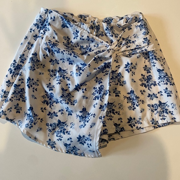 Skort - Picture 3 of 4